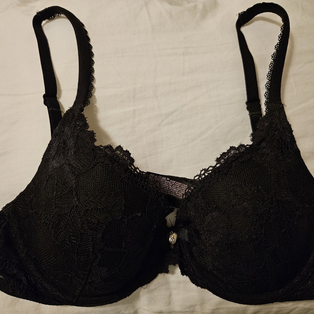 Victoria's Secret Body by Victoria Lined Perfect Coverage Bra